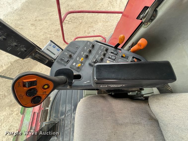 image for item II9391 2002 Case IH 2388  combine