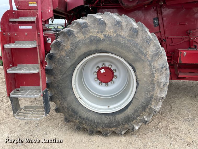 image for item II9391 2002 Case IH 2388  combine