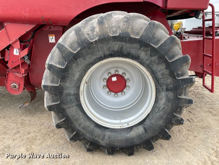 image for item II9391 2002 Case IH 2388  combine