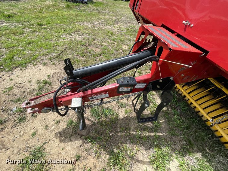 image for item II9401 New Holland BR7070  round baler