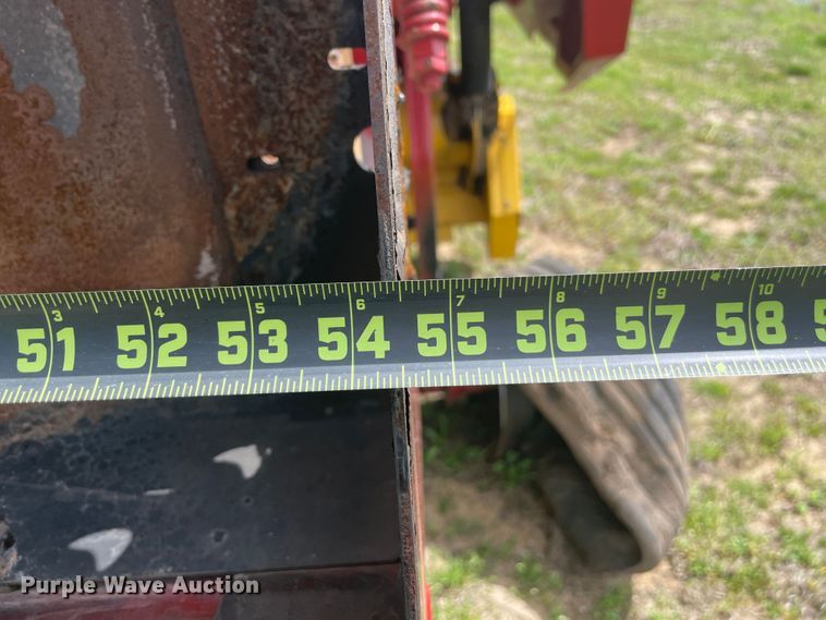 image for item II9401 New Holland BR7070  round baler