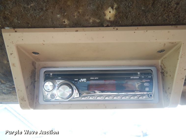 image for item IP9116 1997 John Deere 8100  MFWD tractor