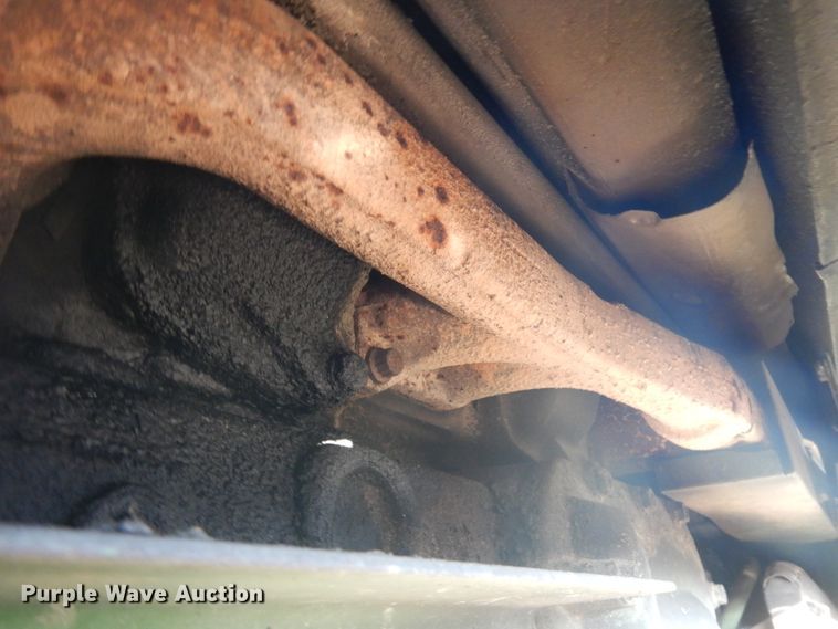 image for item IP9116 1997 John Deere 8100  MFWD tractor