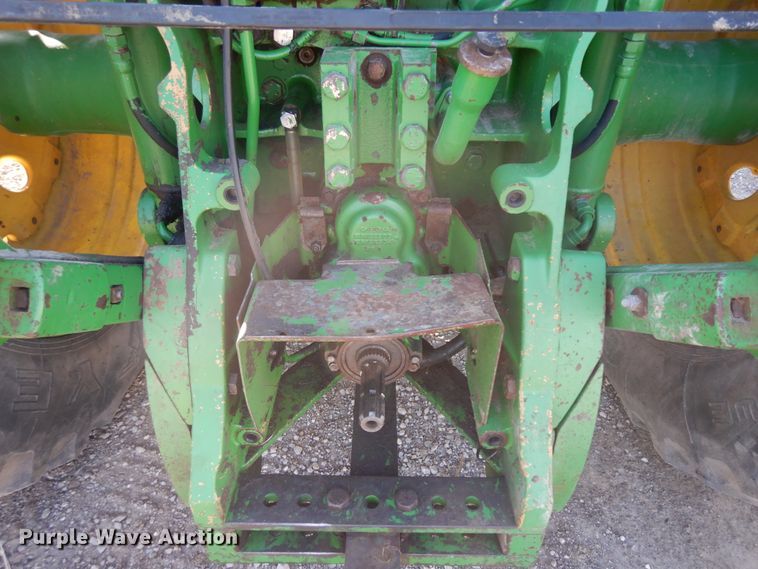 image for item IP9116 1997 John Deere 8100  MFWD tractor