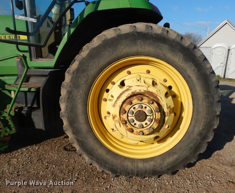 image for item IP9116 1997 John Deere 8100  MFWD tractor