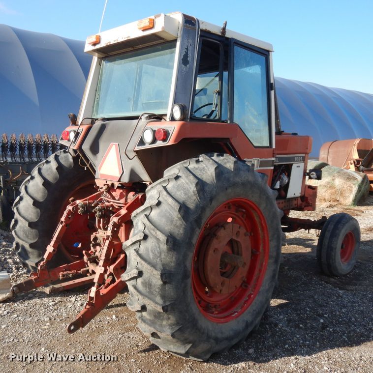 image for item IP9118 International 1086  tractor