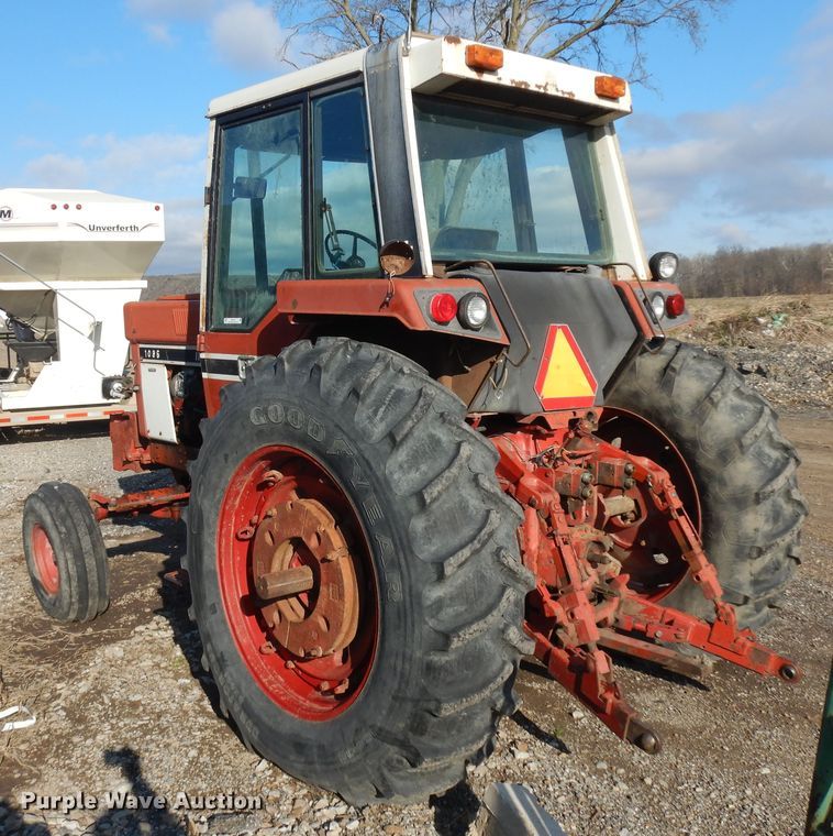 image for item IP9118 International 1086  tractor