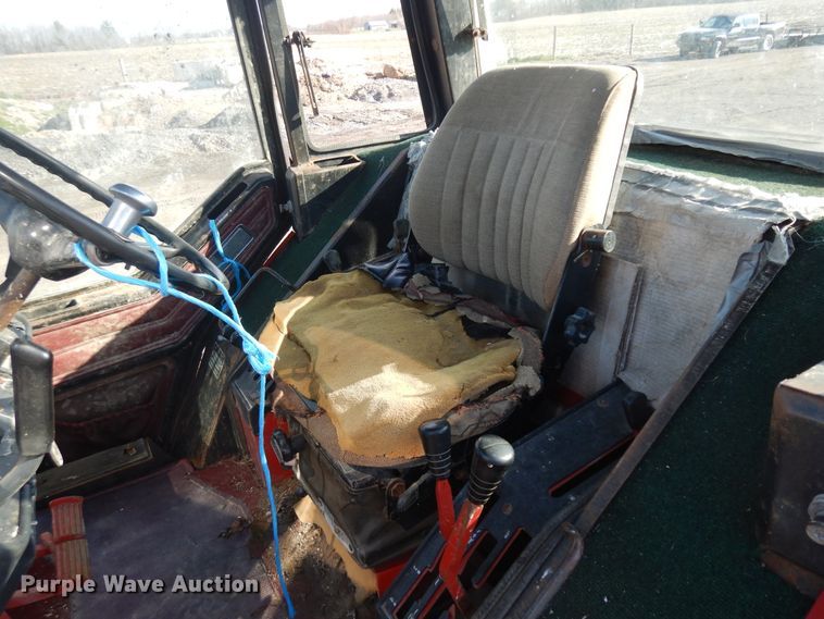 image for item IP9118 International 1086  tractor