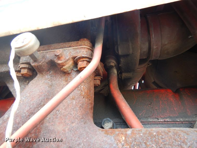image for item IP9118 International 1086  tractor