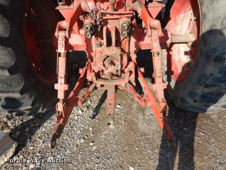 image for item IP9118 International 1086  tractor