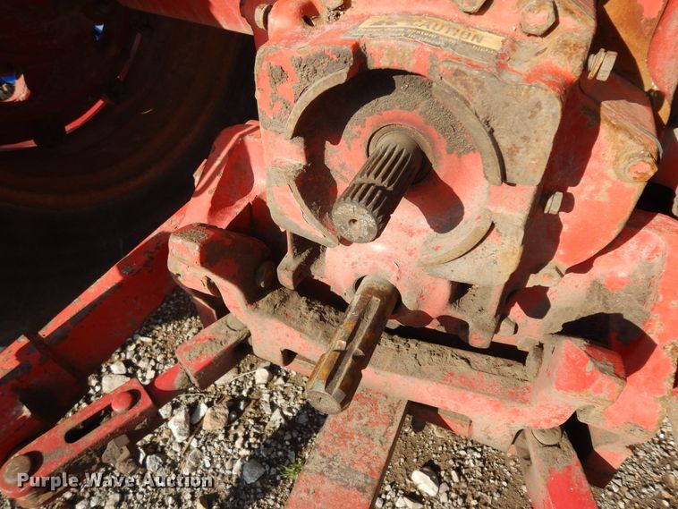 image for item IP9118 International 1086  tractor