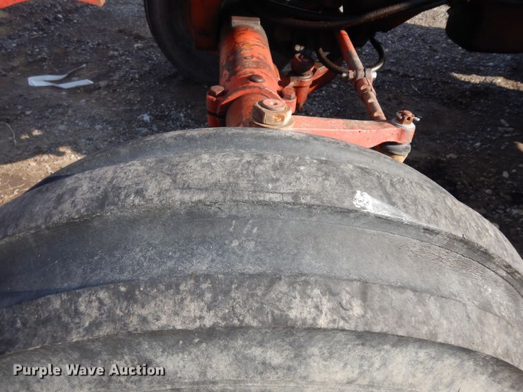 image for item IP9118 International 1086  tractor