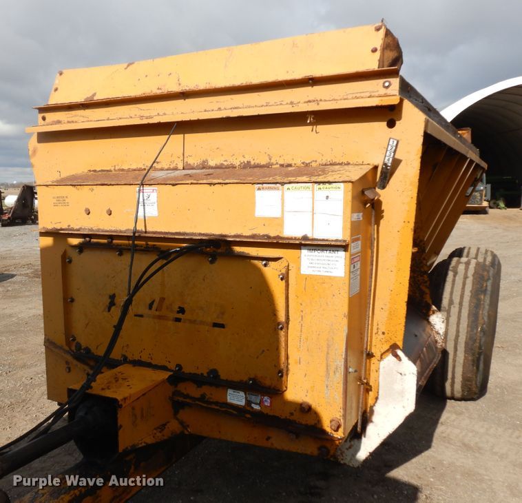 image for item IP9121 Knight 8024  manure spreader