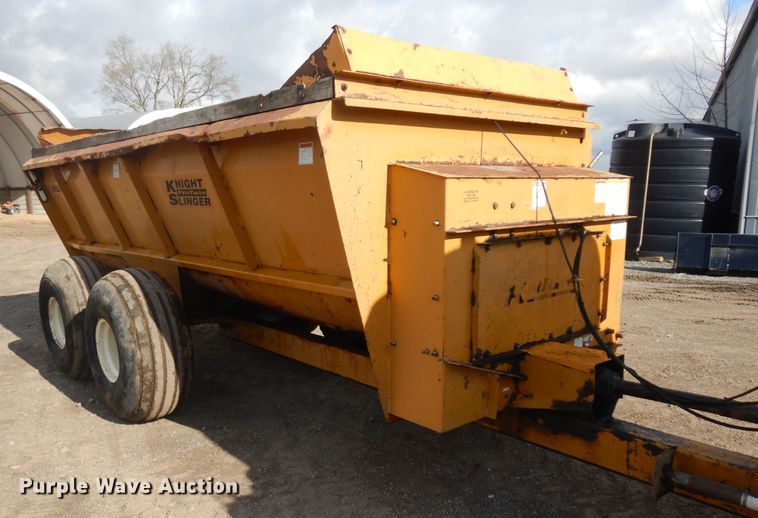image for item IP9121 Knight 8024  manure spreader