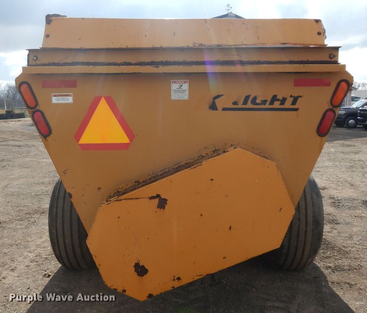 image for item IP9121 Knight 8024  manure spreader