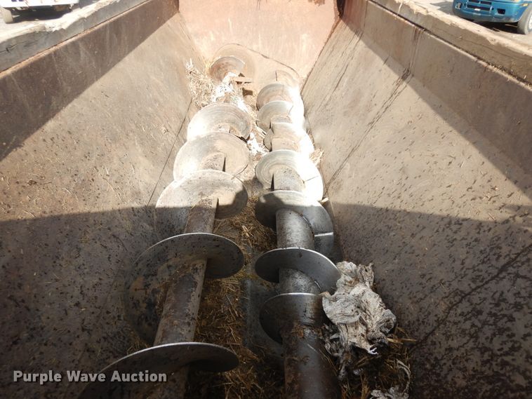 image for item IP9121 Knight 8024  manure spreader