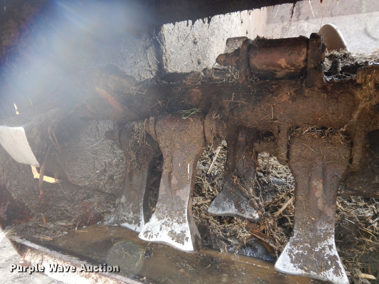 image for item IP9121 Knight 8024  manure spreader