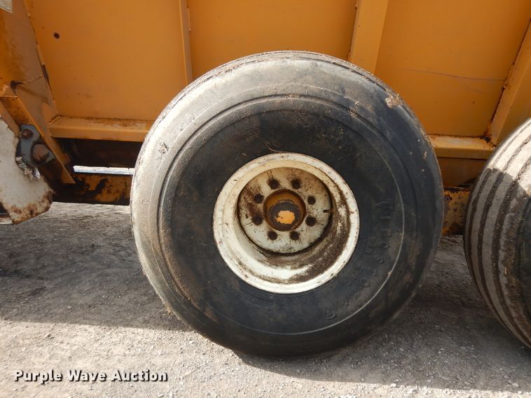 image for item IP9121 Knight 8024  manure spreader