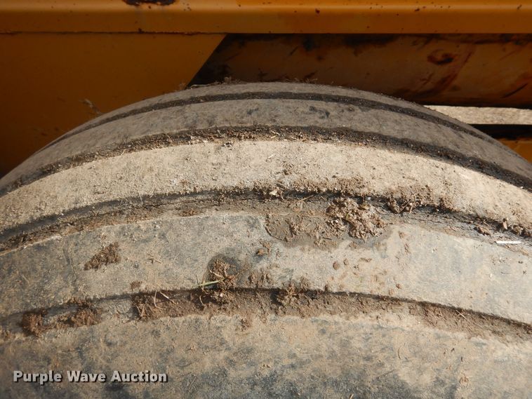 image for item IP9121 Knight 8024  manure spreader