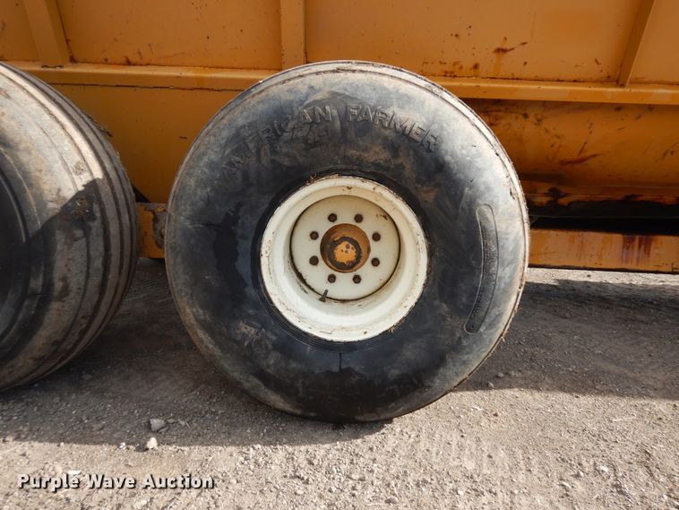 image for item IP9121 Knight 8024  manure spreader