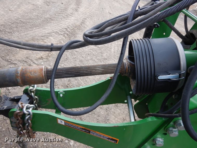 image for item IP9122 2016 John Deere L340  large square baler