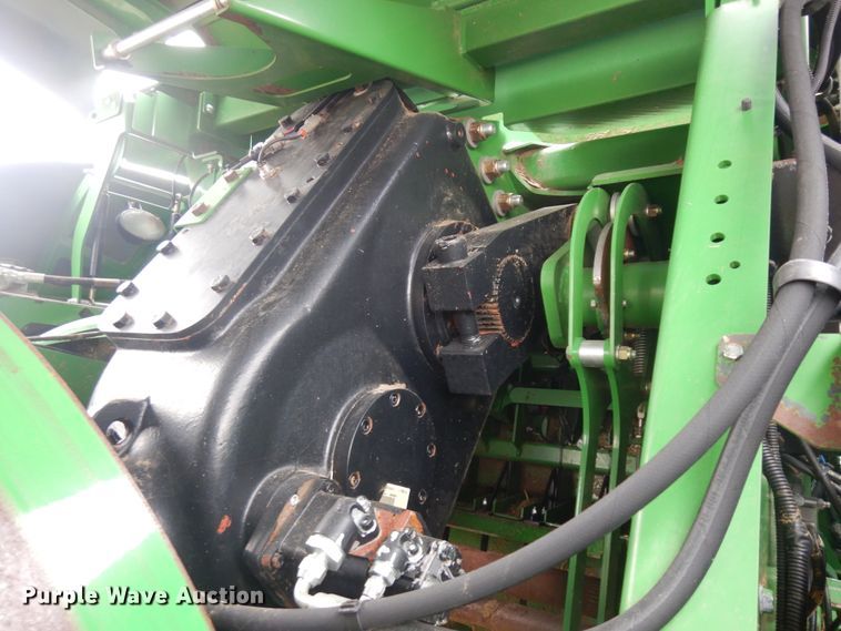 image for item IP9122 2016 John Deere L340  large square baler