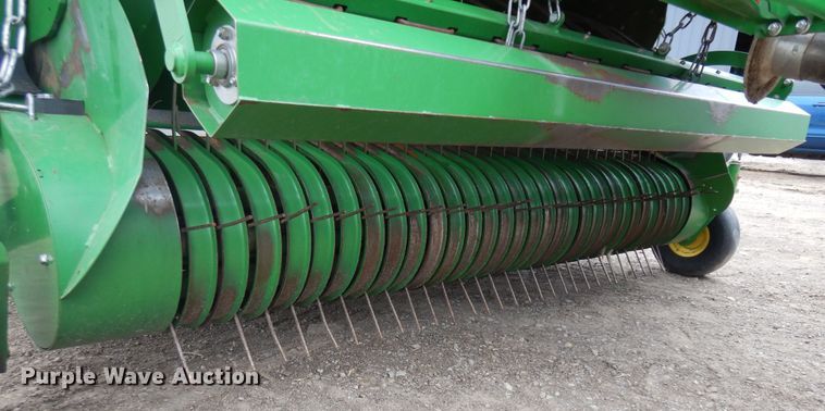 image for item IP9122 2016 John Deere L340  large square baler