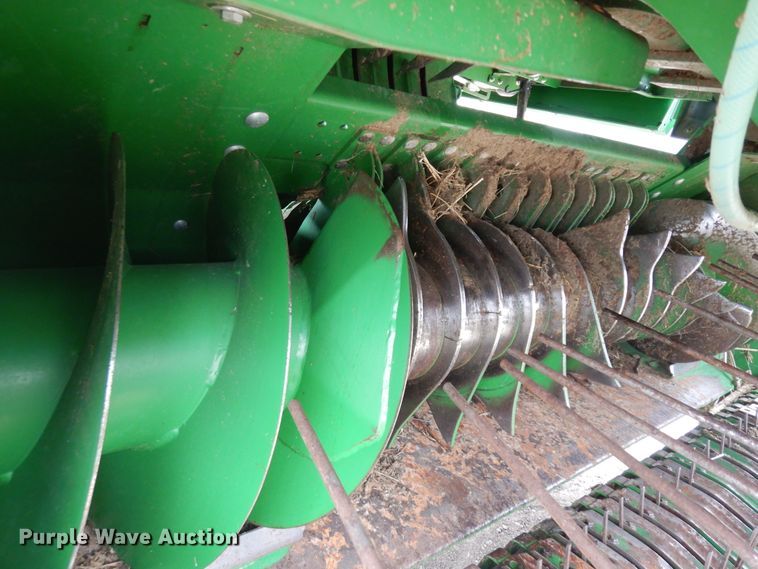 image for item IP9122 2016 John Deere L340  large square baler