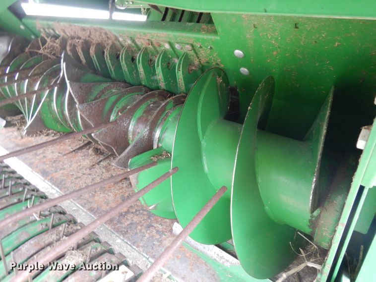 image for item IP9122 2016 John Deere L340  large square baler