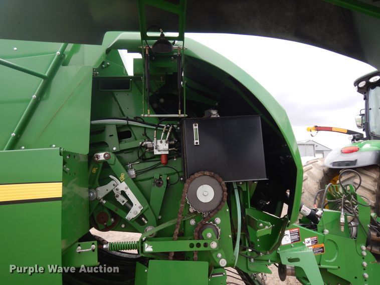 image for item IP9122 2016 John Deere L340  large square baler