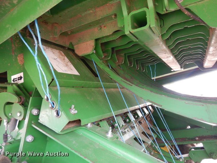 image for item IP9122 2016 John Deere L340  large square baler