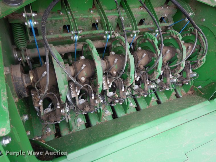 image for item IP9122 2016 John Deere L340  large square baler