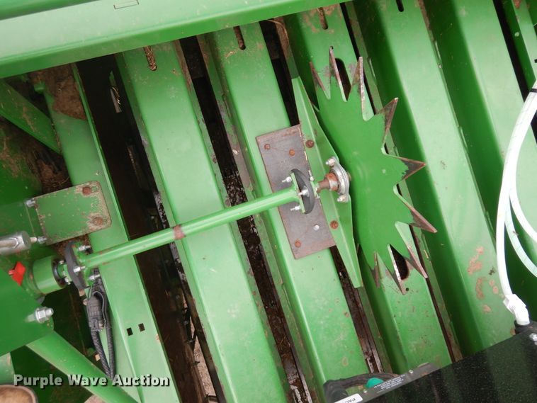 image for item IP9122 2016 John Deere L340  large square baler