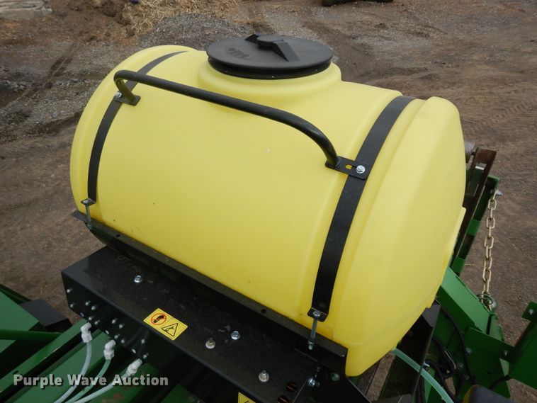 image for item IP9122 2016 John Deere L340  large square baler