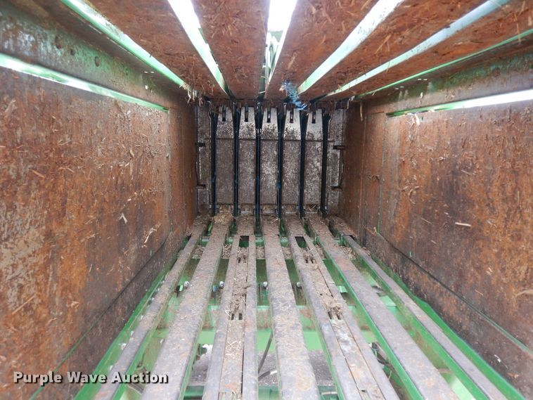 image for item IP9122 2016 John Deere L340  large square baler