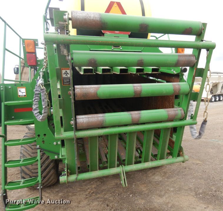 image for item IP9122 2016 John Deere L340  large square baler