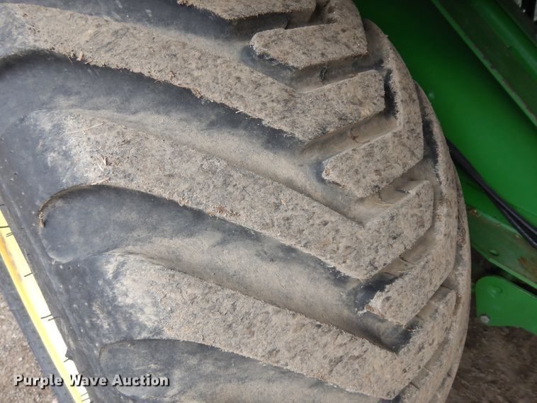 image for item IP9122 2016 John Deere L340  large square baler