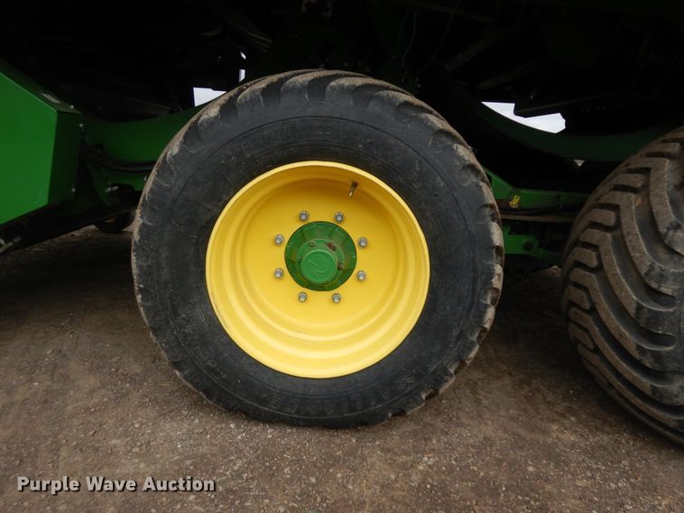 image for item IP9122 2016 John Deere L340  large square baler