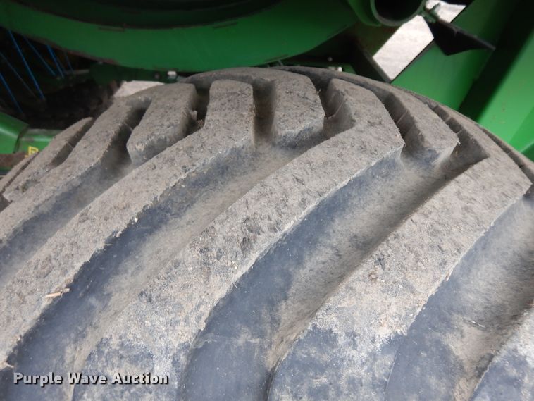 image for item IP9122 2016 John Deere L340  large square baler