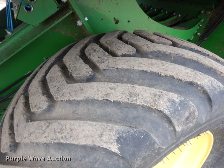 image for item IP9122 2016 John Deere L340  large square baler