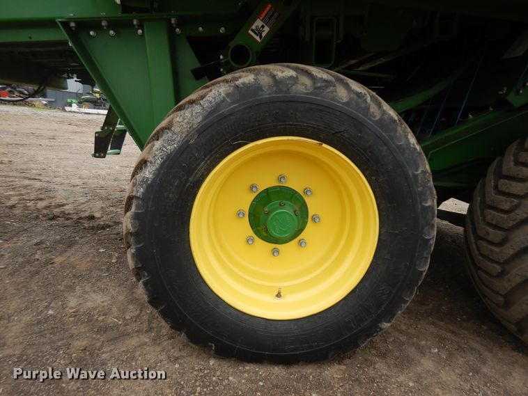 image for item IP9122 2016 John Deere L340  large square baler