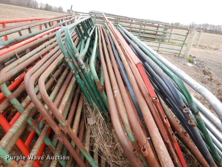 image for item IP9125 Approximately 30 livestock panels