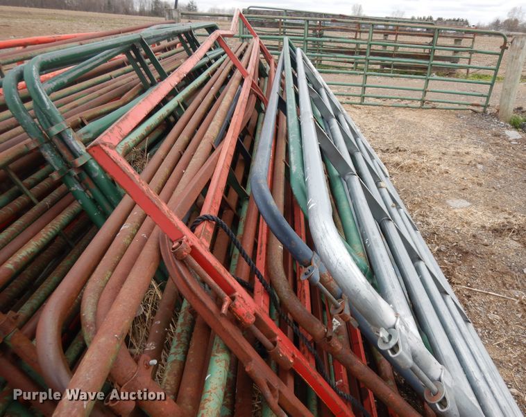 image for item IP9125 Approximately 30 livestock panels