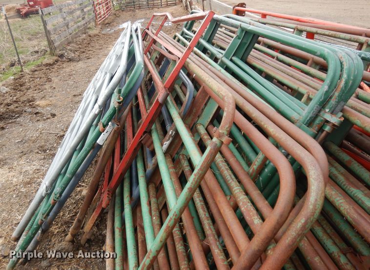 image for item IP9125 Approximately 30 livestock panels