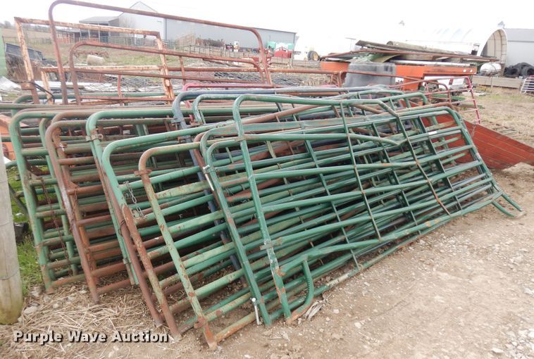 image for item IP9126 Approximately 27 livestock panels