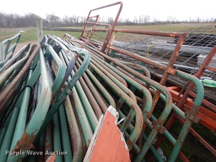 image for item IP9126 Approximately 27 livestock panels