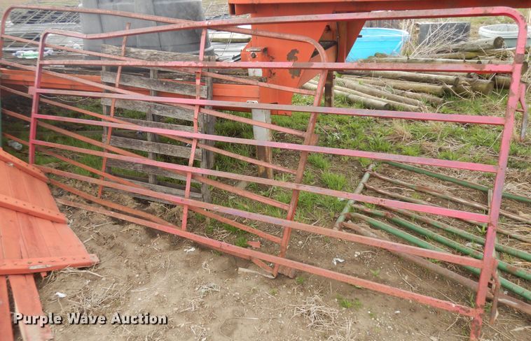 image for item IP9126 Approximately 27 livestock panels
