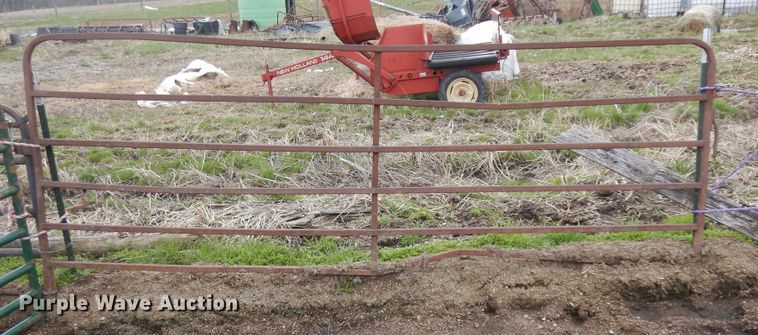 image for item IP9128 Approximately 25 livestock panels