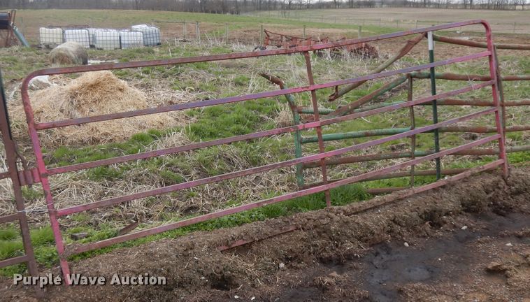 image for item IP9128 Approximately 25 livestock panels