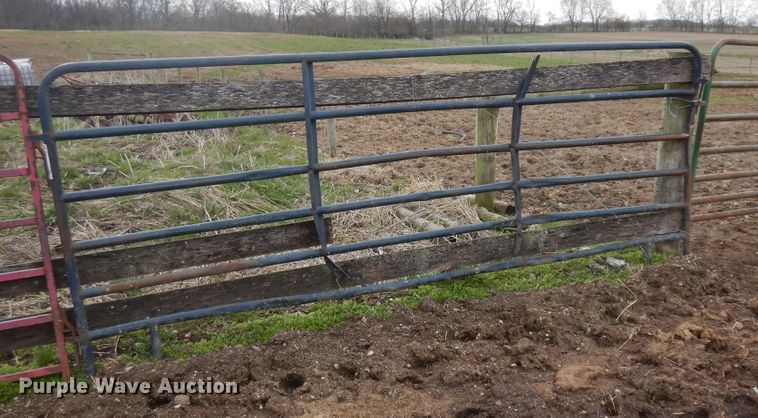 image for item IP9128 Approximately 25 livestock panels